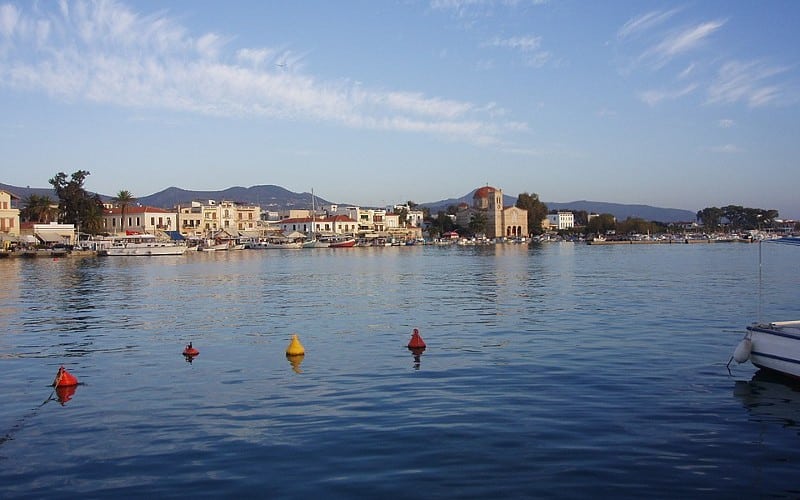 Aegina is a small island located very close to Athens. Bask in the sun on pristine beaches and immerse yourself in a blend of history and tranquility.