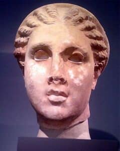 Grandiose head of Artemis