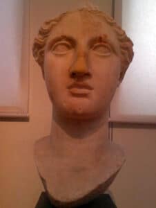 Grandiose head sculpture of Athena